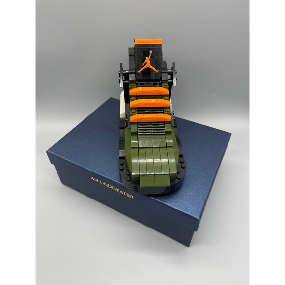 Completed Undefeated x Air Jordan 4 Retro Kick Brick Set - Picture 2 of 4